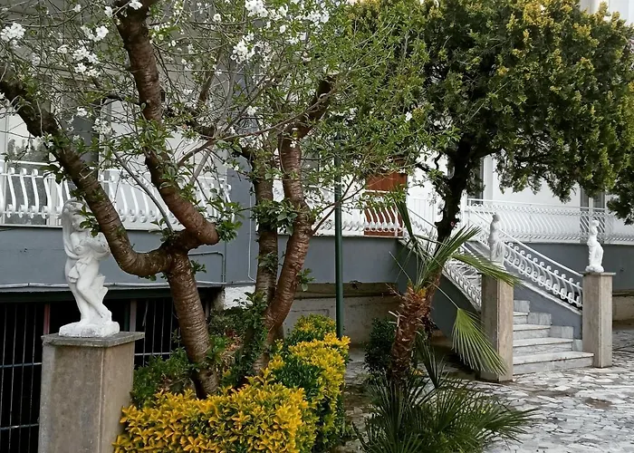 Rachel\'S Guest Apartments